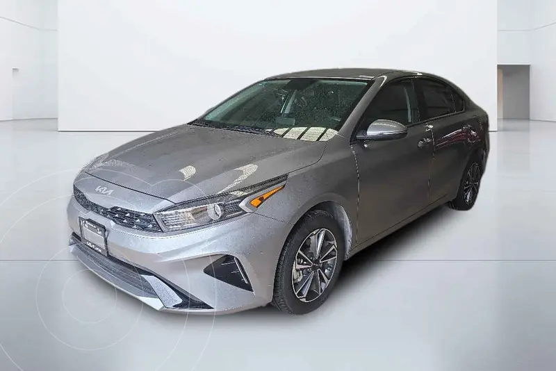 Foto Kia Forte Sedan 2.0L LX Aut usado (2023) color Gris financiado en mensualidades(enganche $115,560 mensualidades desde $7,764)