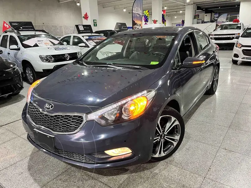 Foto Kia Forte Sedan SX Aut usado (2016) color Gris precio $205,000