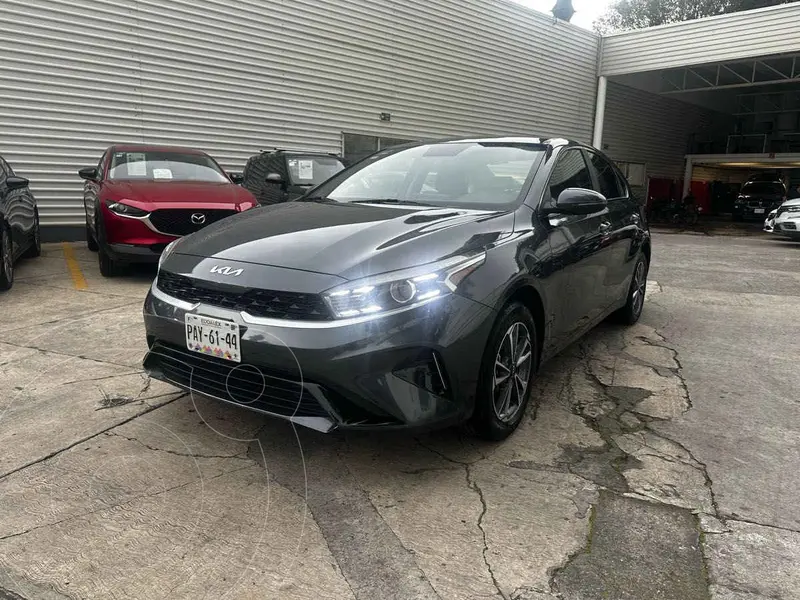 Foto Kia Forte Sedan 2.0L EX Aut usado (2022) color Gris precio $349,000