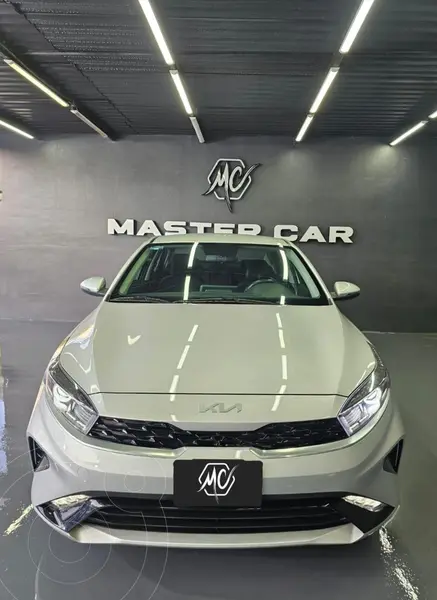 kia forte-sedan