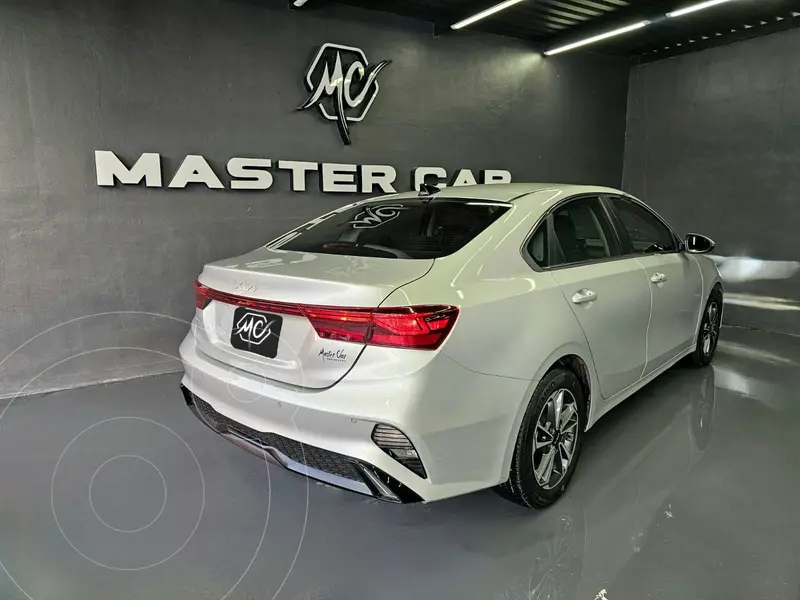 kia forte-sedan