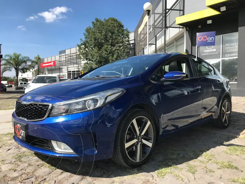Foto Kia Forte Sedan SX Aut usado (2017) color Azul Marino precio $225,000