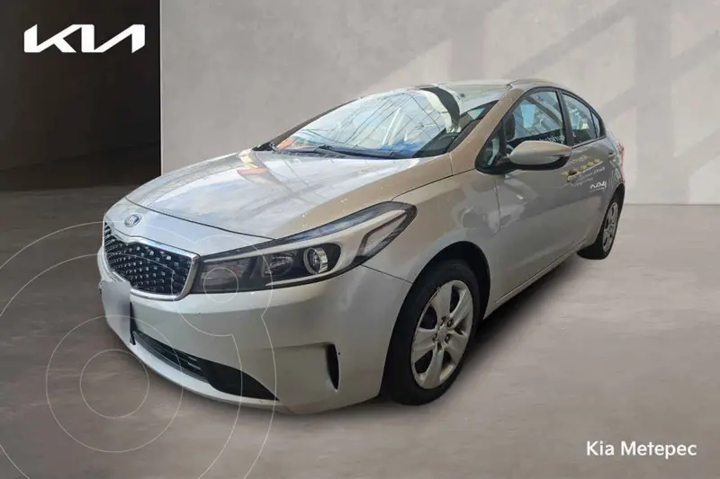 Foto Kia Forte Sedan L usado (2018) color Plata precio $199,000