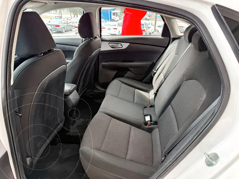 kia forte-sedan