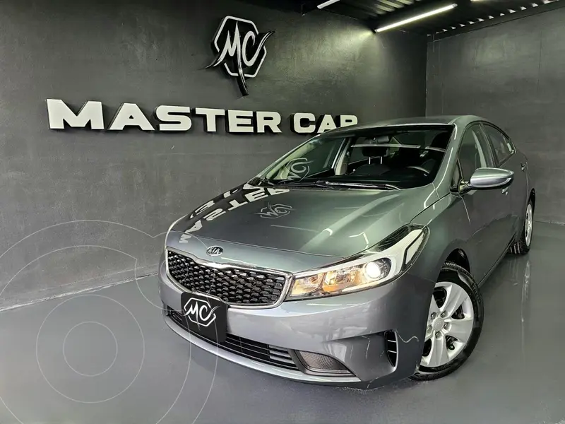 Foto Kia Forte Sedan EX usado (2018) color Gris precio $189,000