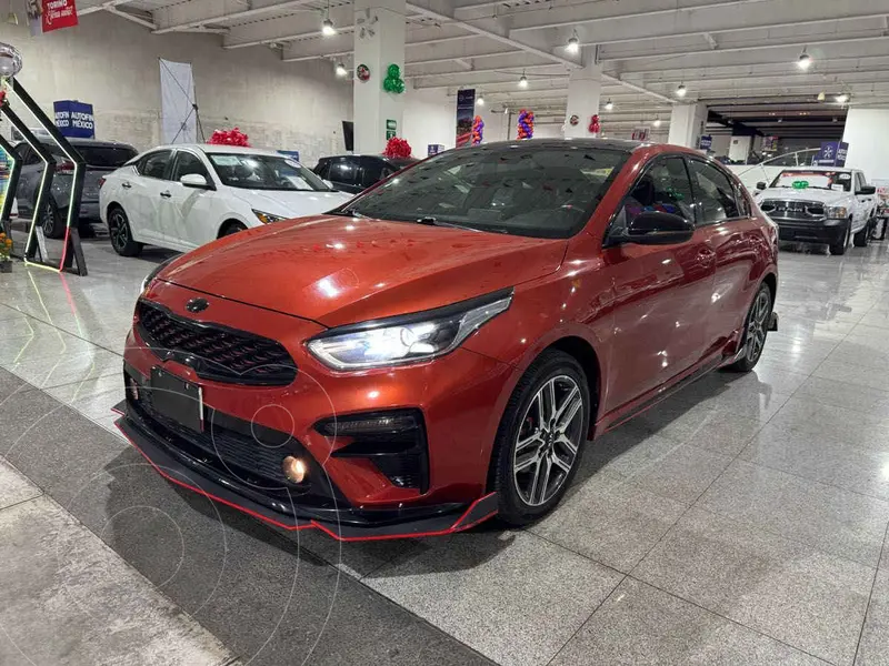 Foto Kia Forte Sedan GT Line Aut usado (2020) color Naranja precio $286,000