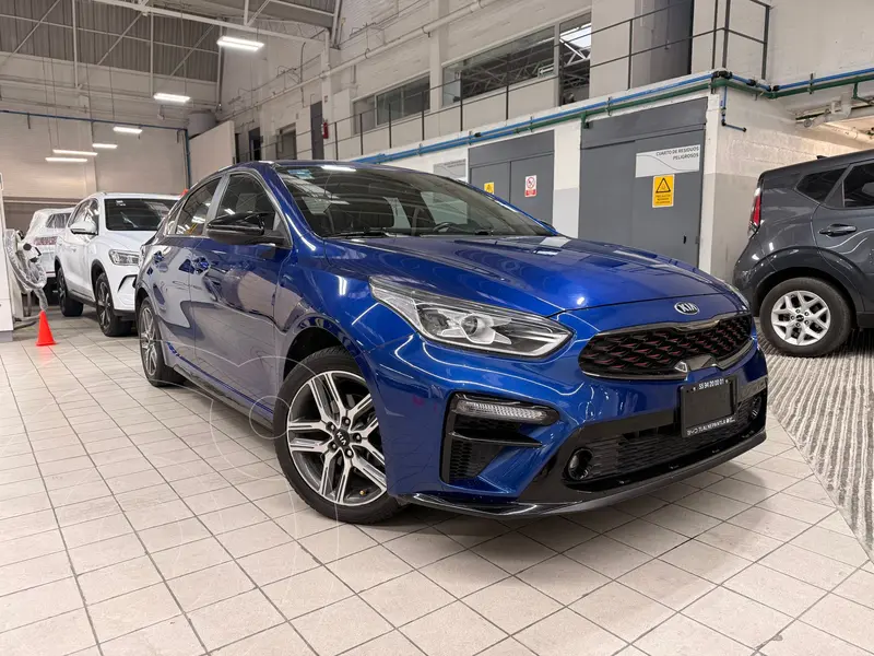 Foto Kia Forte Sedan GT Line usado (2021) color Azul precio $304,900