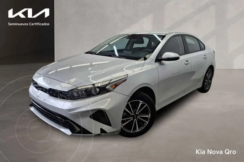 Foto Kia Forte Sedan 2.0L LX usado (2022) color Plata financiado en mensualidades(enganche $76,300 mensualidades desde $6,550)