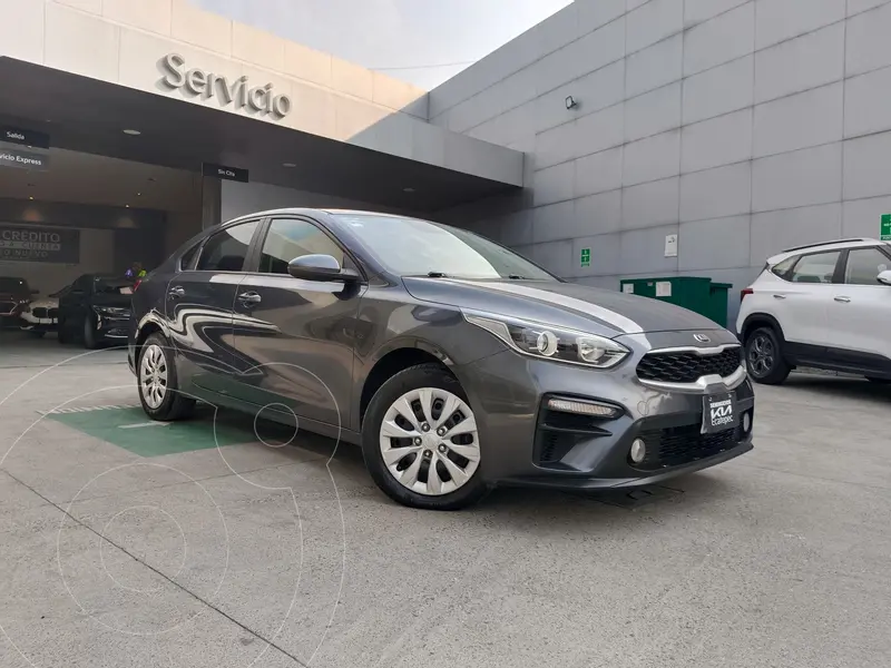Kia Forte Sedán L Aut usado (2021) color Gris precio $256,000