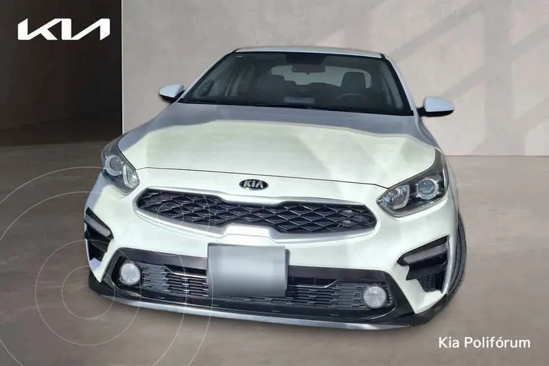 Foto Kia Forte Sedan LX Aut usado (2019) color Blanco precio $258,000