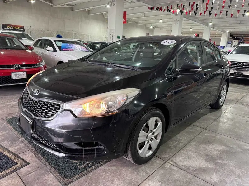 Foto Kia Forte Sedan LX Aut usado (2016) color Negro precio $160,000