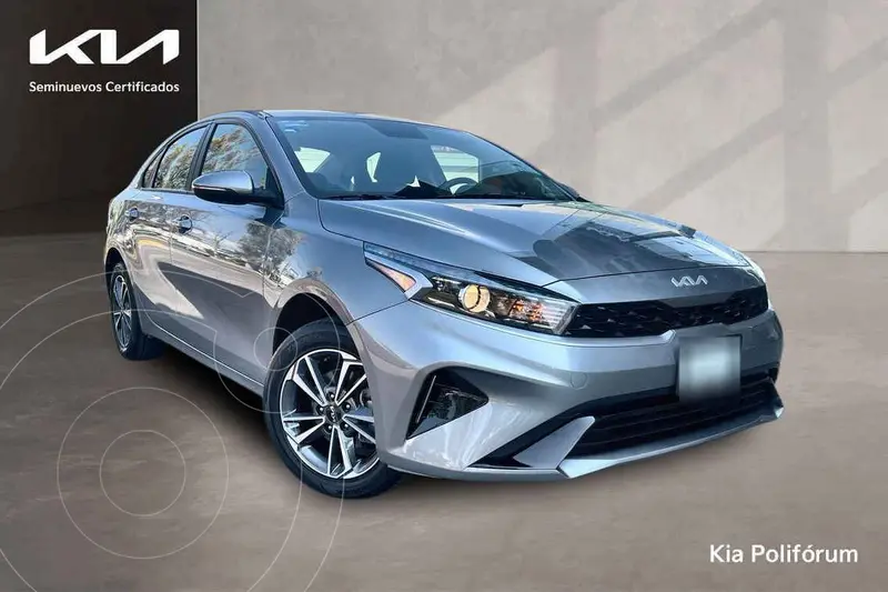 Foto Kia Forte Sedan 2.0L LX Aut usado (2022) color Gris precio $305,000