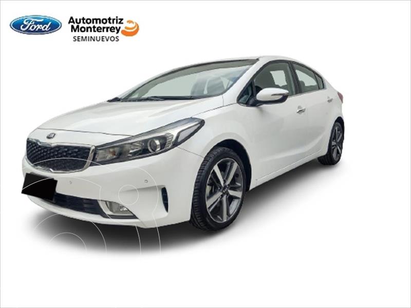 Foto Kia Forte Sedan SX Aut usado (2017) color Blanco precio $244,900