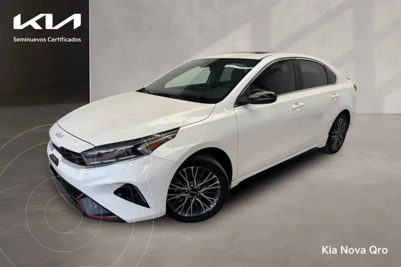 Foto Kia Forte Sedan 1.6L GT Aut usado (2024) color Blanco financiado en mensualidades(enganche $133,252 mensualidades desde $11,439)