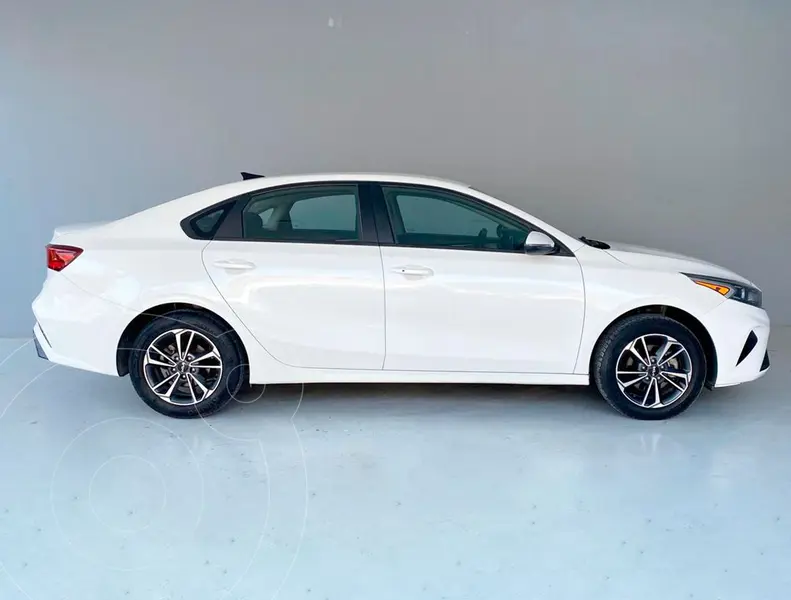kia forte-sedan