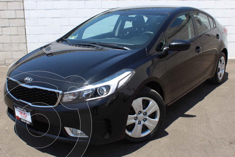 Kia Forte Sedán LX usado (2018) color Negro precio $250,000