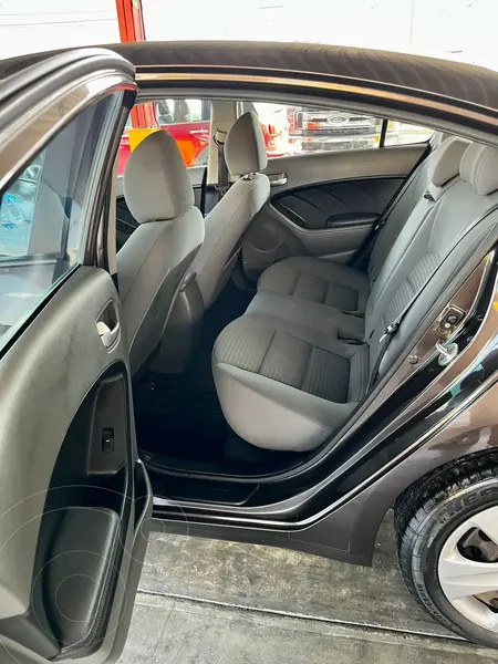 kia forte-sedan