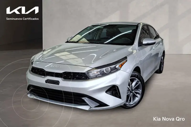 Foto Kia Forte Sedan 2.0L LX Aut usado (2024) color Plata financiado en mensualidades(enganche $94,012 mensualidades desde $8,070)