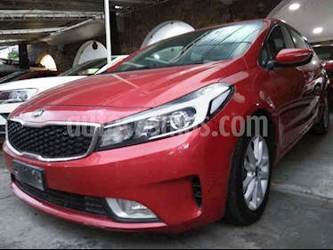 foto Kia Forte EX usado (2017) color Rojo precio $189,900
