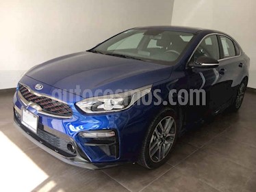foto Kia Forte GT Line Aut usado (2020) color Azul precio $360,500
