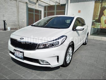foto Kia Forte HB EX Aut usado (2018) color Blanco precio $270,000