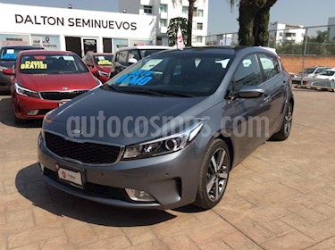 Foto venta Auto Seminuevo Kia Forte HB SX (2018) color Gris precio $315,000