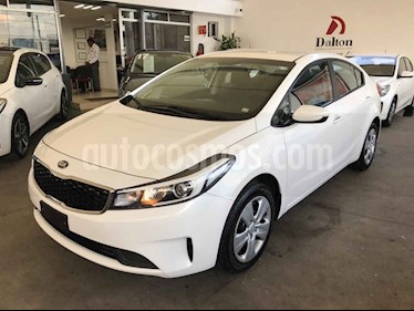 foto Kia Forte L Aut usado (2018) color Blanco precio $214,000