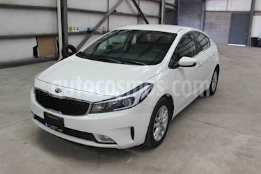 foto Kia Forte LX Aut usado (2018) color Blanco precio $224,900
