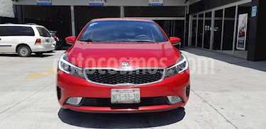 foto Kia Forte LX usado (2018) color Rojo precio $204,900