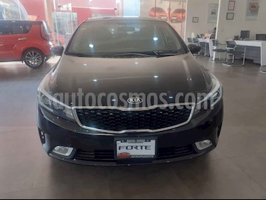 foto Kia Forte LX usado (2017) color Negro precio $194,000
