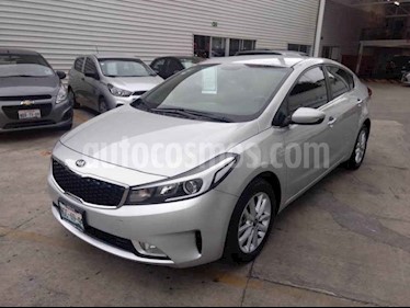foto Kia Forte LX usado (2018) color Plata precio $229,000