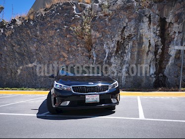 foto Kia Forte LX usado (2018) color Negro precio $235,000