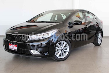 foto Kia Forte LX usado (2018) color Negro precio $215,000