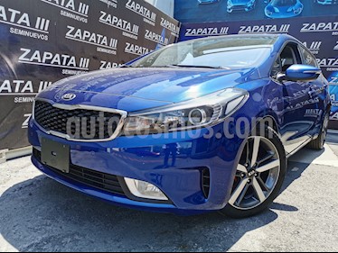 foto Kia Forte SX Aut usado (2018) color Azul Celeste precio $235,000