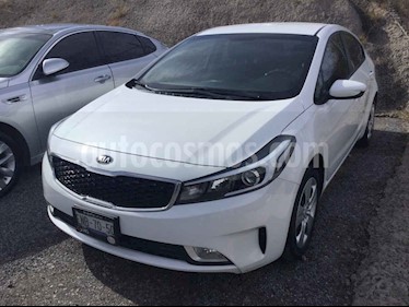 Kia Forte LX usado (2018) color Blanco precio $235,000