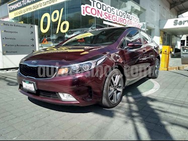 foto Kia Forte SX Aut usado (2018) color Vino Tinto precio $289,000