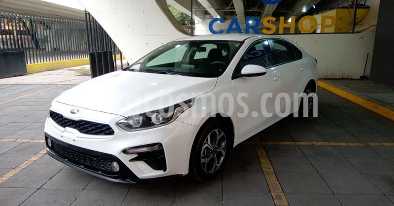 foto Kia Forte LX usado (2020) color Blanco precio $284,900