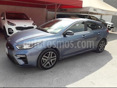foto Kia Forte HB GT Line Aut usado (2019) color Gris precio $425,000