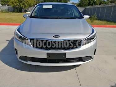 foto Kia Forte L usado (2018) color Plata precio $210,000
