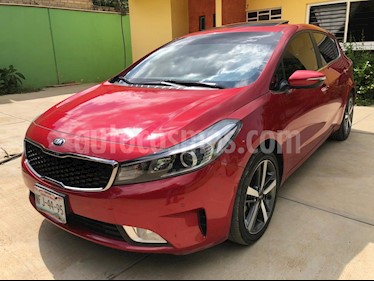 Foto Kia Forte HB SX Aut usado (2018) color Rojo Carmesin precio $249,900