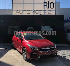 foto Kia Forte EX usado (2019) color Rojo precio $263,000