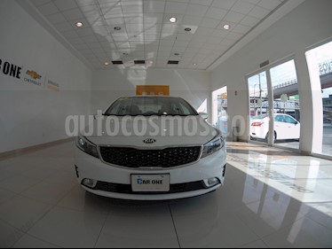 Kia Forte LX usado (2017) color Blanco precio $196,000