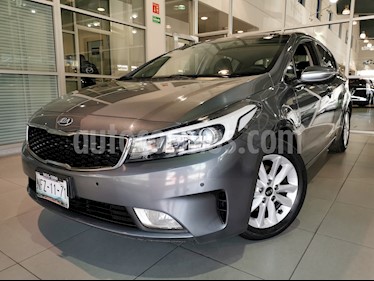 foto Kia Forte HB SX Aut usado (2018) color Plata precio $265,000