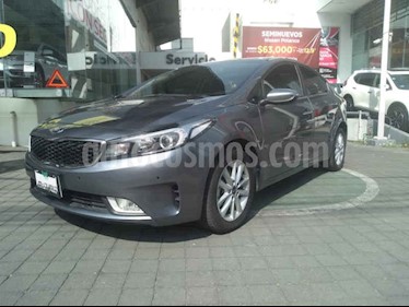 foto Kia Forte EX Aut usado (2018) color Gris precio $259,000