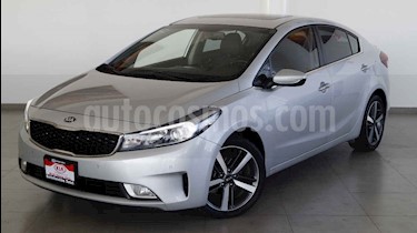 foto Kia Forte SX Aut usado (2017) color Plata precio $216,000