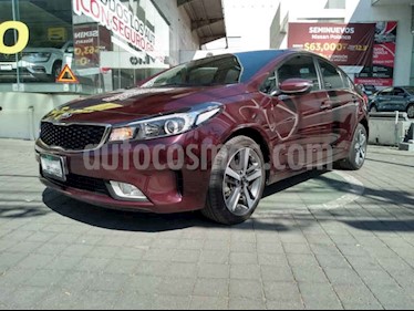 foto Kia Forte SX Aut usado (2018) color Rojo precio $289,000