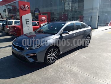 foto Kia Forte EX Aut usado (2019) color Gris precio $309,900