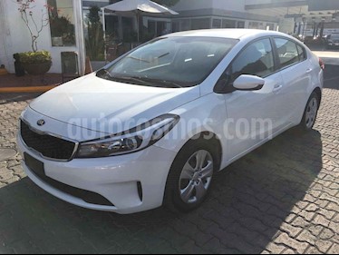 Kia Forte L Aut usado (2018) color Blanco precio $188,000