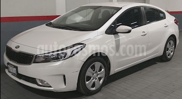 foto Kia Forte LX usado (2017) color Blanco precio $199,000