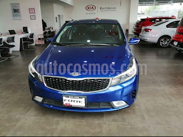 foto Kia Forte EX Aut usado (2017) color Azul precio $219,000